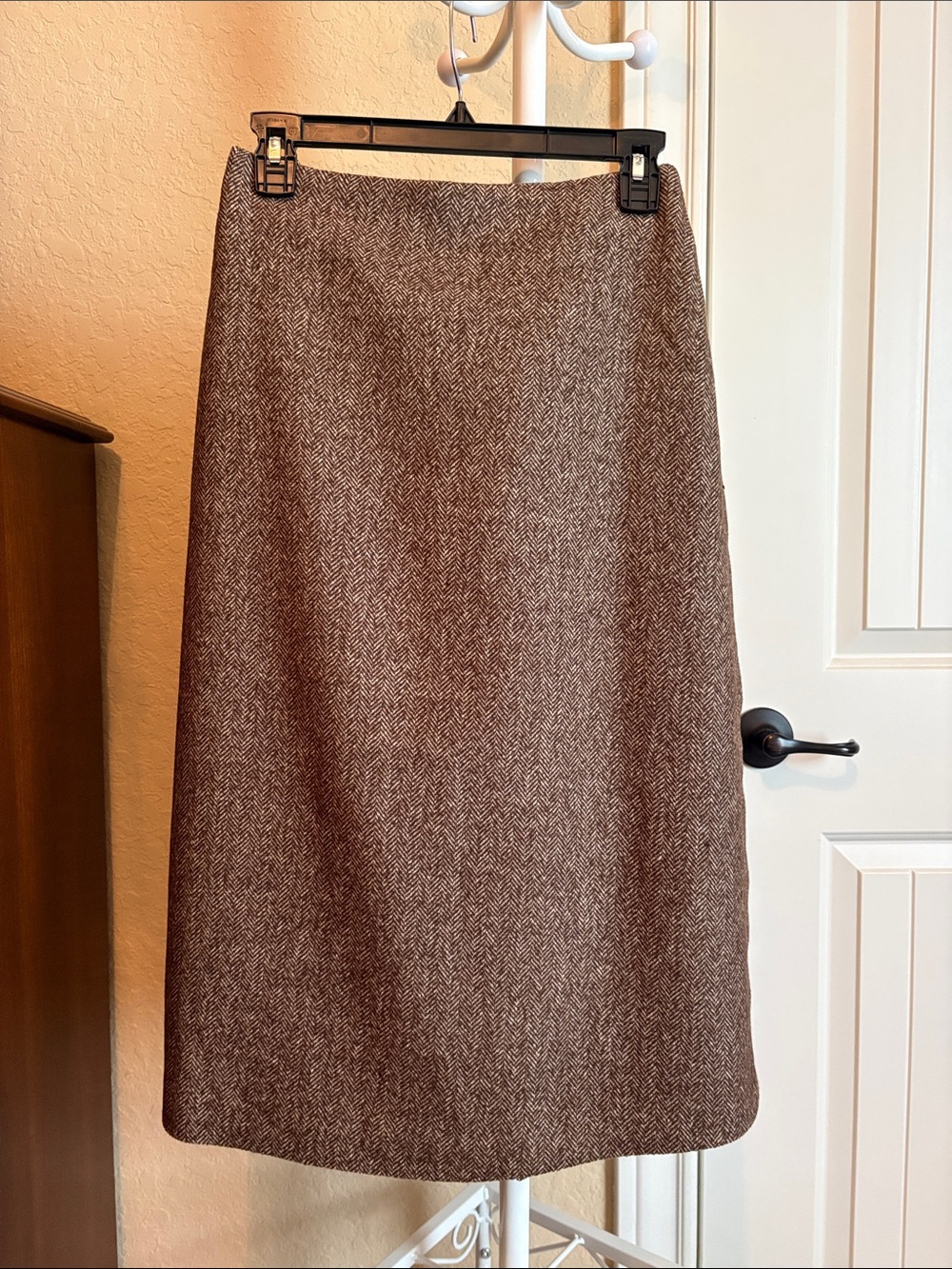 Ladies Classic Brown Wool Herringbone A-Line Skirt lined with 2 side pockets